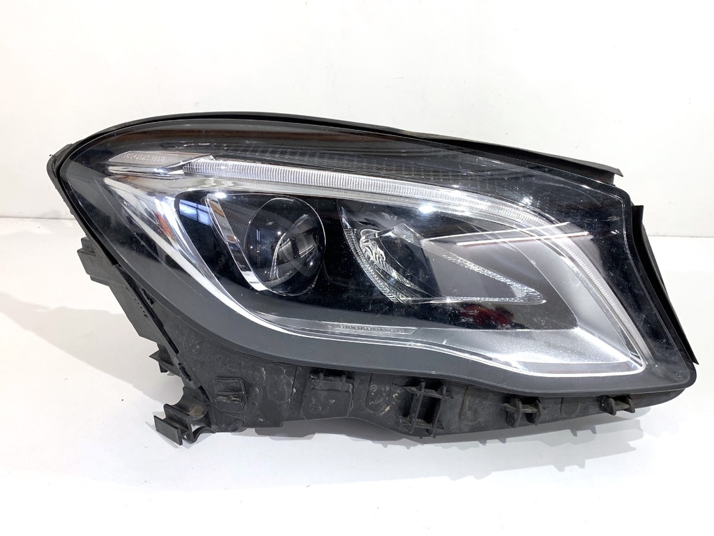 [STARK-874602] Faros delanteros Mercedes-Benz Clase GLA (X156) 2013-2022