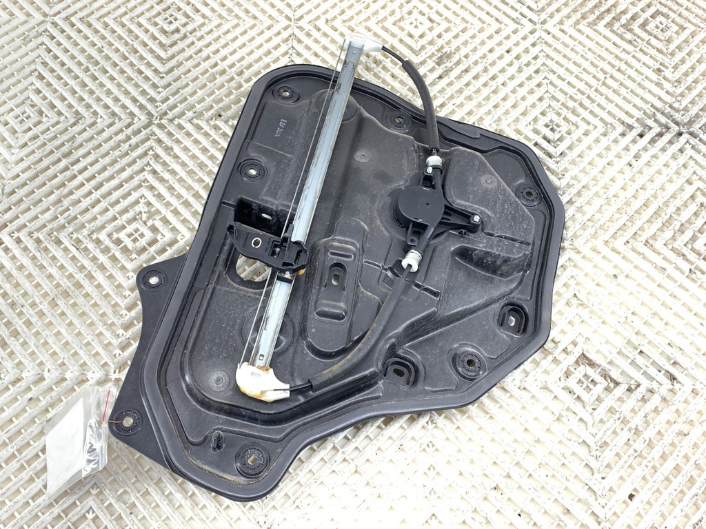 [STARK-761039] Elevador de ventana trasero derecho MAZDA CX-5 (KE, GH) 2011-2017