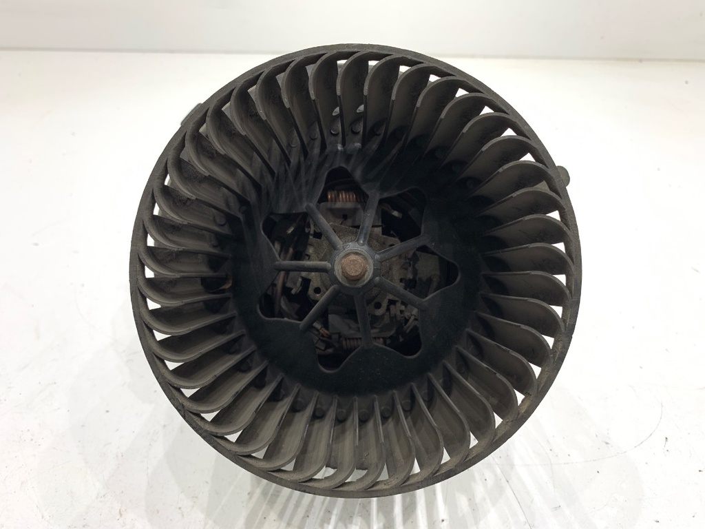 [STARK-763325] Ventilador de admisión VW Golf VI (5K1) 1.4 gasolina 2008-2012