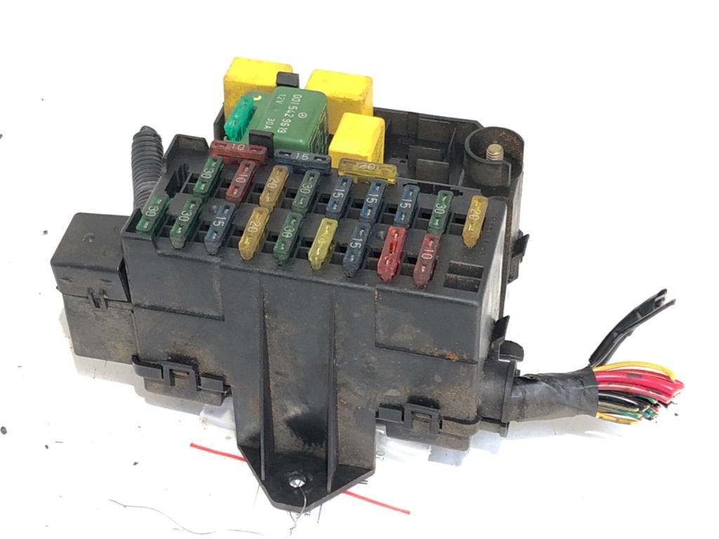 [STARK-764862] Caja de fusibles SSANGYONG CHAIRMAN (HT_) 1997-2022