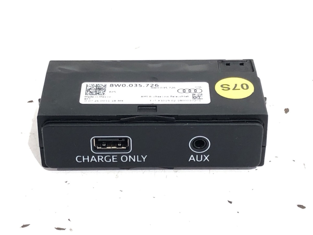 [STARK-764984] Puerto USB para AUDI Q5 (FYB, FYG) 2016-2022 8W0035726