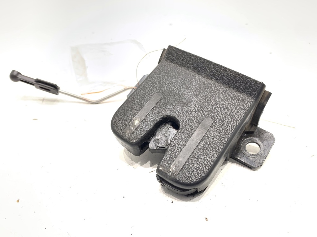 [STARK-766855] Cierre de portón trasero VW Touareg (7LA, 7L6, 7L7) 2002-2013