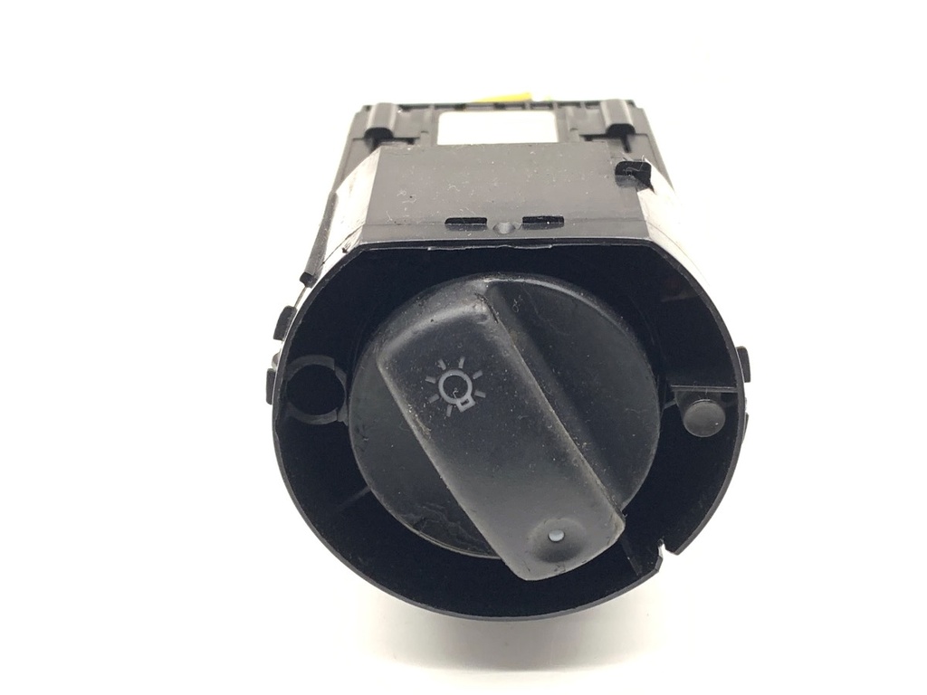 [STARK-768864] Interruptor de luces AUDI A6 C5 Avant (4B5) 2.5 TDI 2000-2005