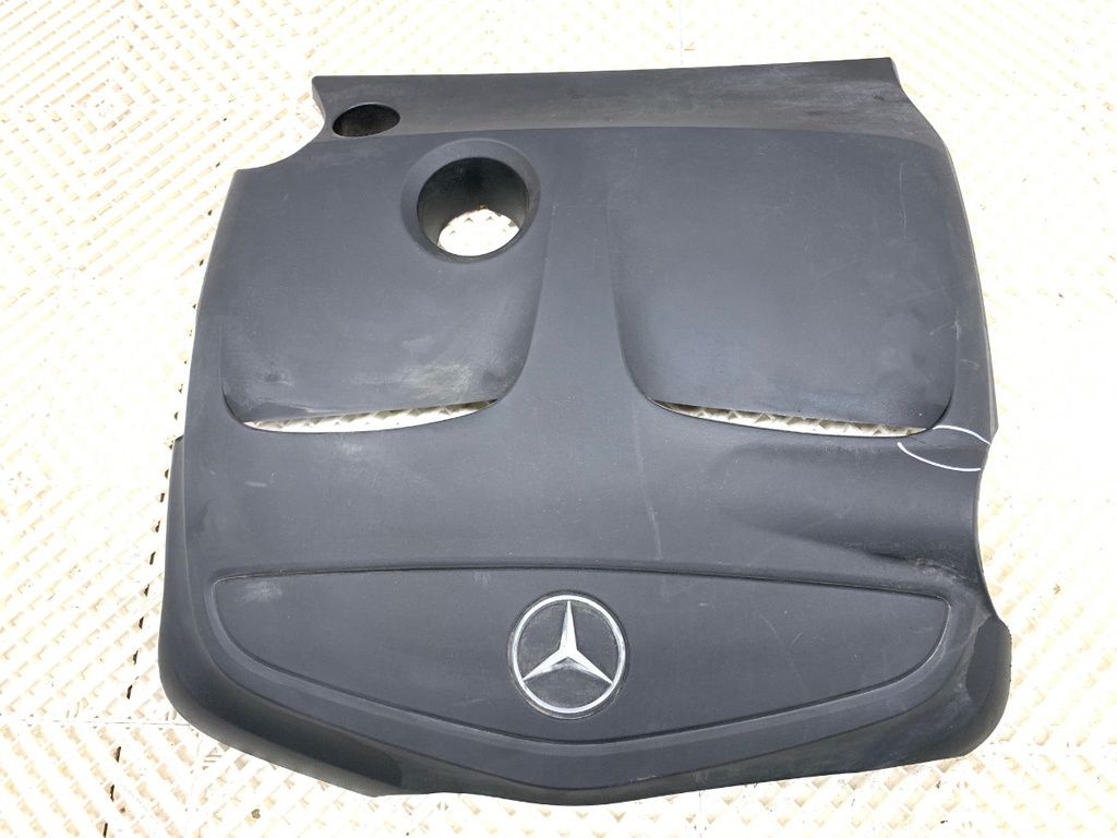 [STARK-879235] Cubierta de motor Mercedes-Benz Clase A (W176) 2012-2018