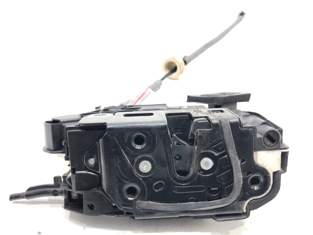 [STARK-774079] Cerradura de puerta delantera derecha VW Golf VII (5G1, BQ1, BE1, BE2) 2012-2022