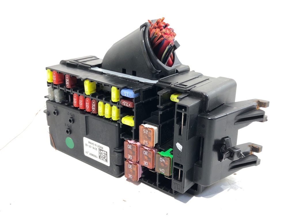 [STARK-775882] Caja de fusibles OPEL ASTRA K (B16) 1.4 Turbo 92 kW 2015-2022