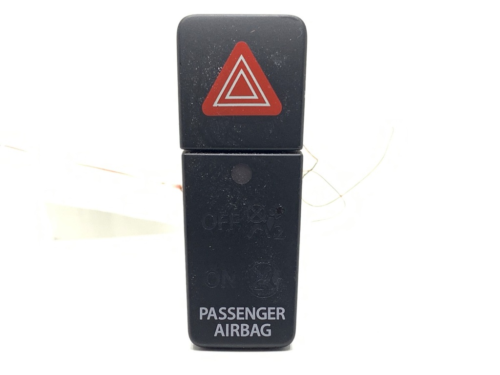 [STARK-776126] Interruptor de luces de emergencia SUZUKI SX4 S-CROSS (JY) 2013-2022