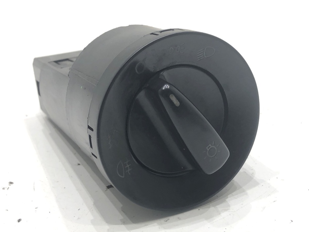 [STARK-778806] Interruptor de luces SKODA SUPERB I (3U4) 2001-2008