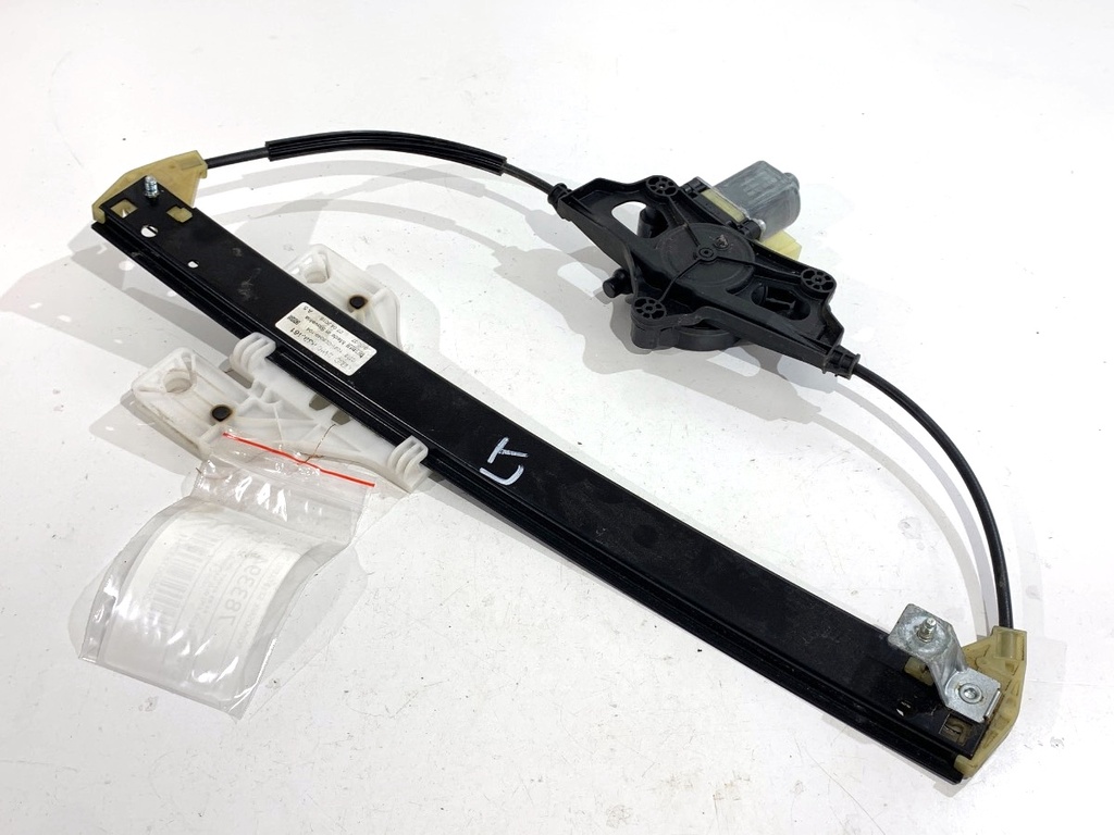 [STARK-783394] Elevador de luneta trasera izquierdo AUDI A4 B9 Avant (8W5, 8WD) 2015-2025