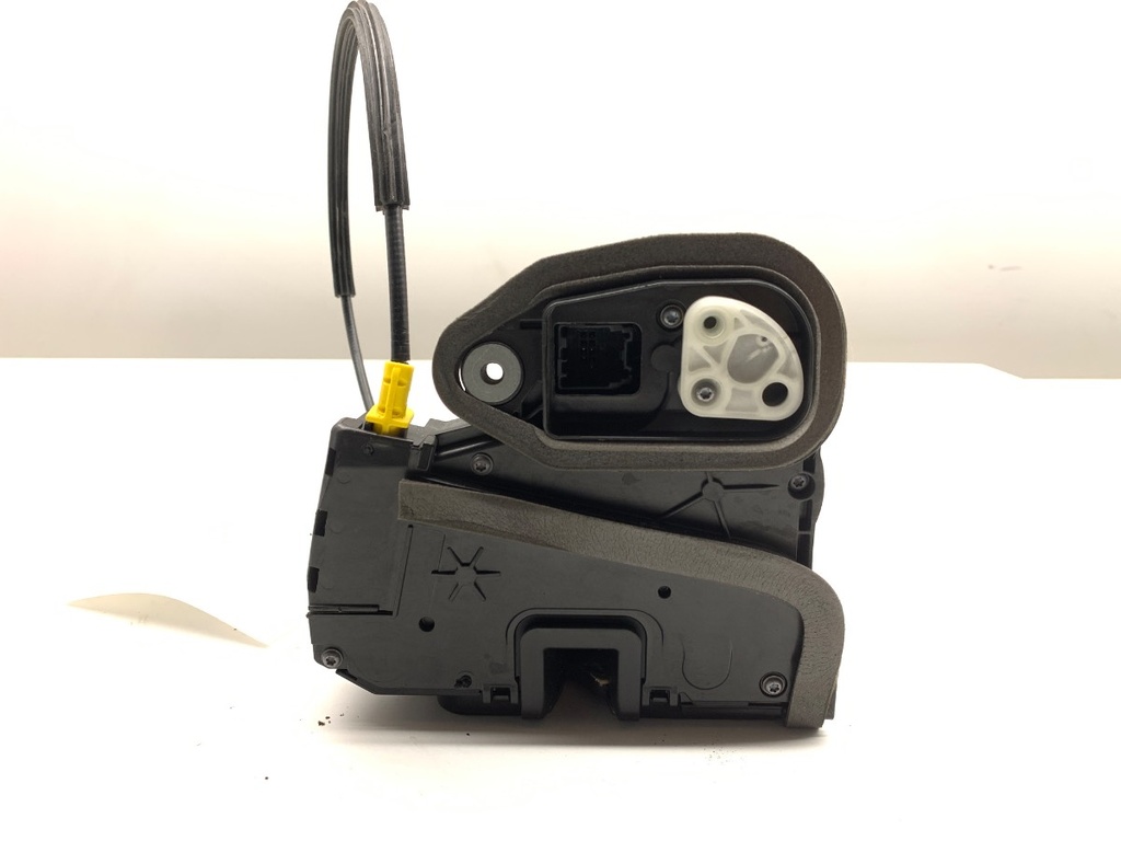 [STARK-784199] Cerradura de puerta delantera derecha OPEL ASTRA K (B16) 1.4 Turbo 110 kW 2015-2022