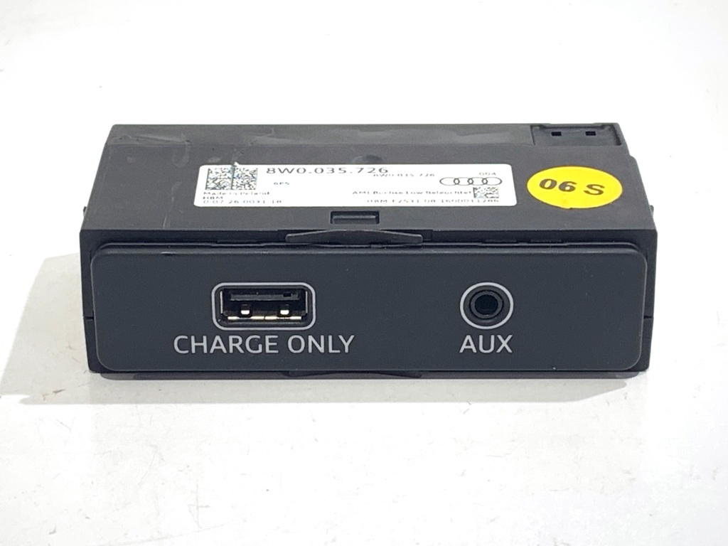 [STARK-784642] Puerto USB para AUDI A5 (F53, F5P) 2016-2022 2.0 TDI 140 kW 190 CV