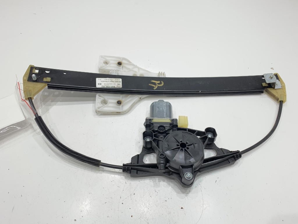 [STARK-788209] Elevalunas trasero derecho Audi A4 B9 Avant (8W5, 8WD) 2015-2025
