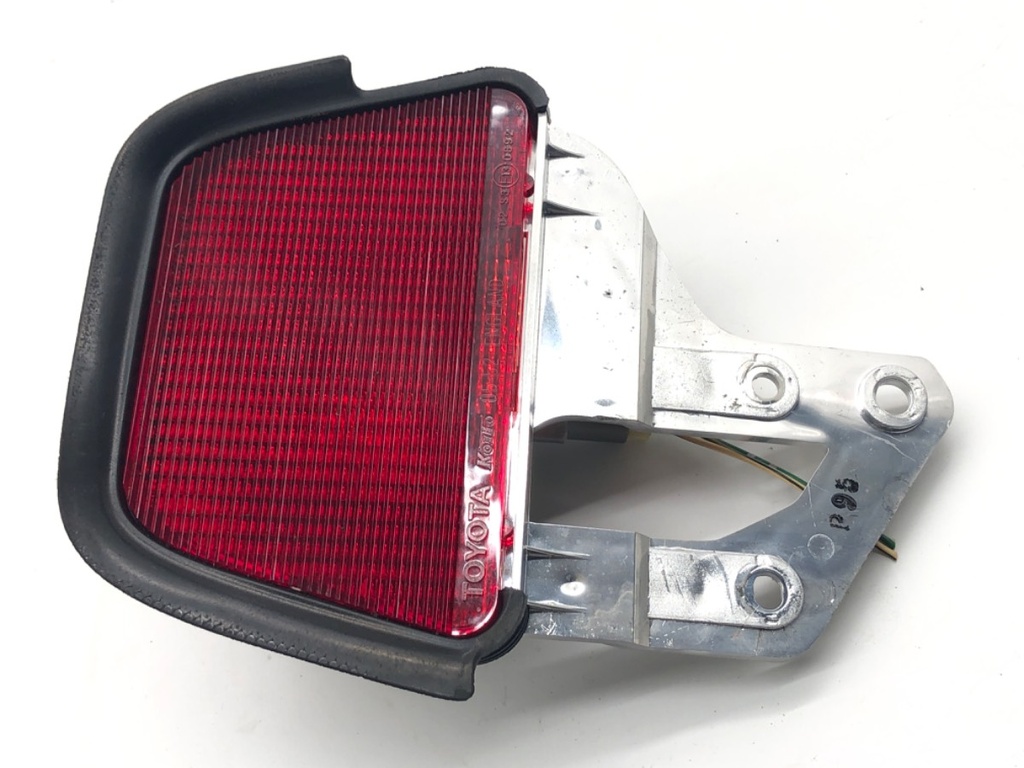 [STARK-789753] Piloto trasero TOYOTA AVENSIS (_T25_) 2003-2008
