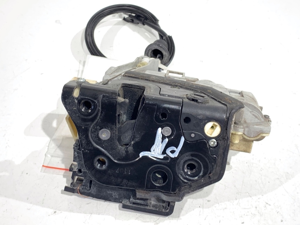 [STARK-792356] Cerradura de puerta trasera derecha VW Passat B6 (3C2) 2005-2010