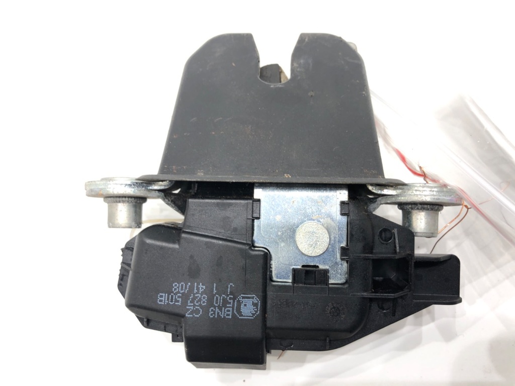 [STARK-793651] Cerradura de portón trasero SKODA FABIA II (542) 1.2 51kW 2007-2014
