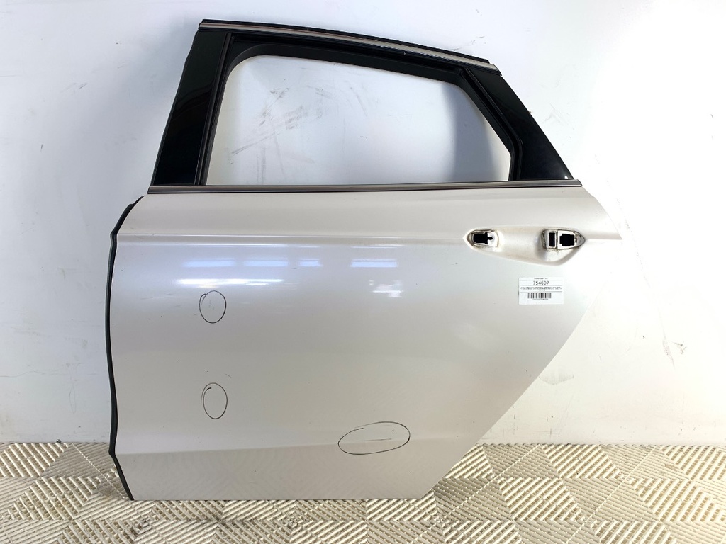 [STARK-754607] Puerta trasera izquierda Ford Mondeo V liftback (CE) 2014-2022