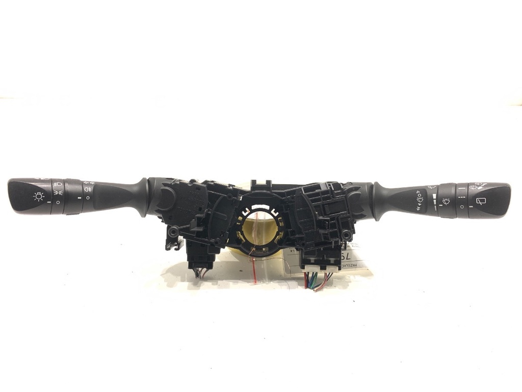 [STARK-797830] Conmutador combinado Toyota Auris (_E18_) 1.6 (ZRE181_, ZRE185_) 2012-2018