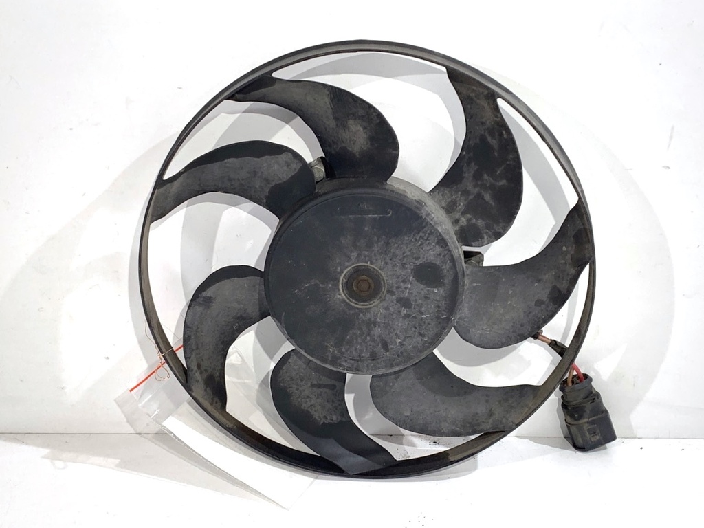 [STARK-811295] Ventilador de aire acondicionado VW CC B7 (358) 2.0 TDI 103 kW 2011-2016