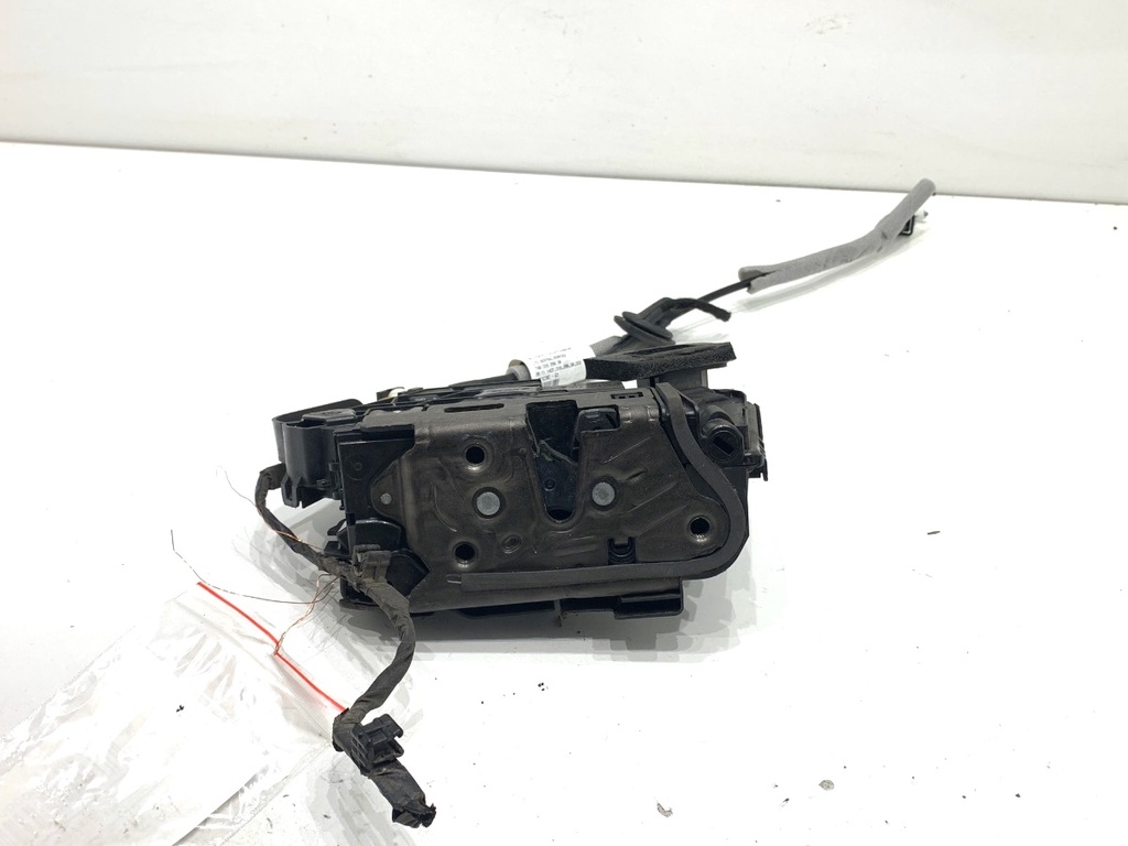 [STARK-811467] Cerradura de puerta delantera derecha VW Touran (5T1) 2015-2022
