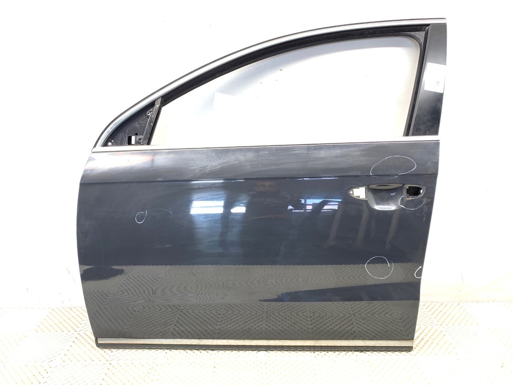 [STARK-812253] Puerta delantera izquierda VW Passat B7 Variant (365) 2.0 TDI 103 kW