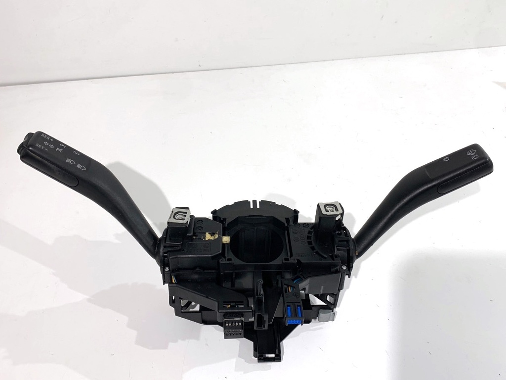 [STARK-815360] Combinado de luces VW Golf V (1K1) 2.0 TDI 103 kW 2004-2008