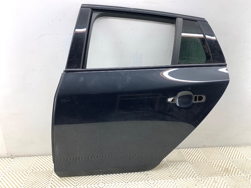 [STARK-820539] Puerta trasera izquierda Volvo V60 I (155, 157) 2010-2018