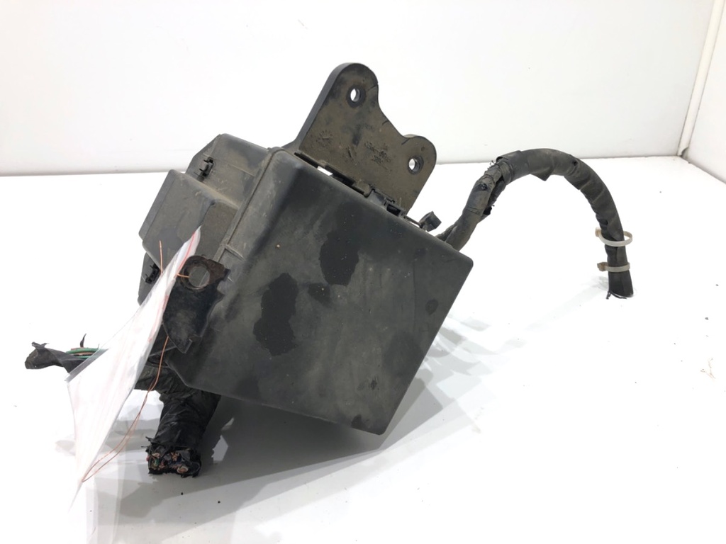 [STARK-817610] Caja de fusibles Suzuki Grand Vitara II (JT, TE, TD) 1.9 DDiS 95 kW (129 CV) 2005-2015