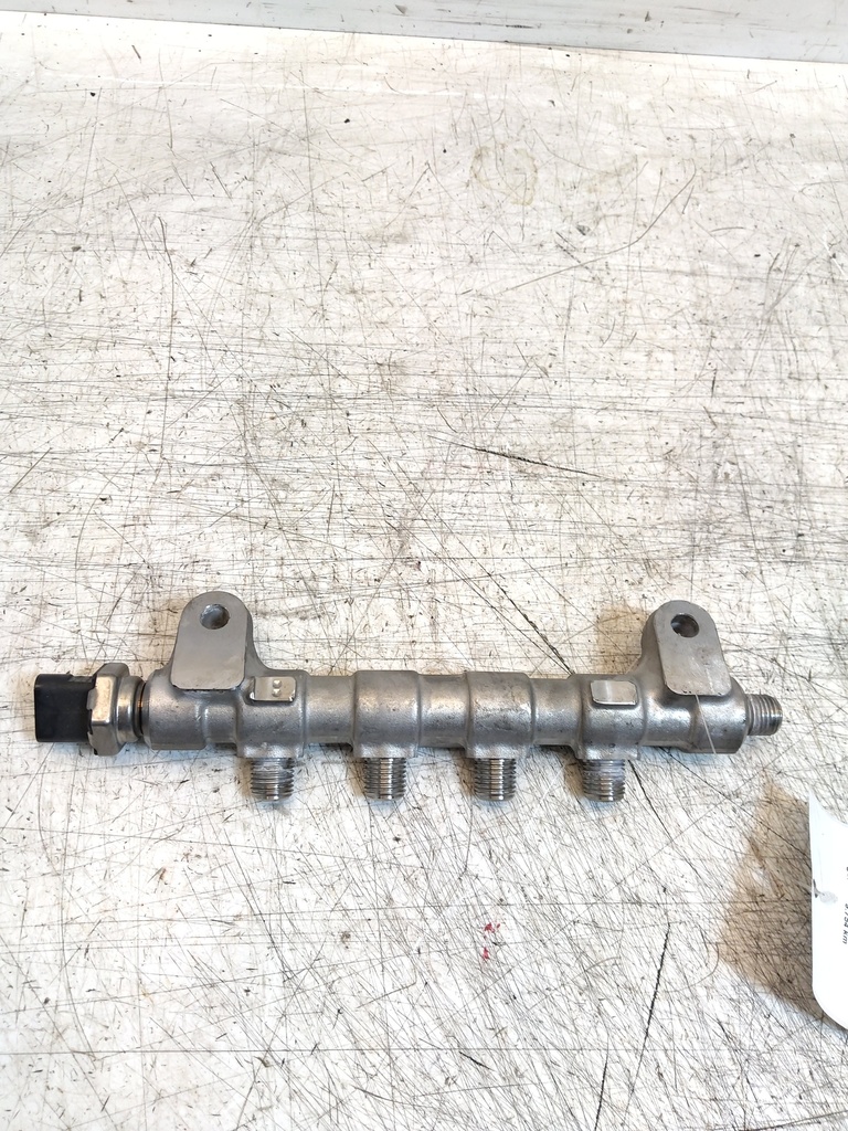 [MTD-529739] Tubo de guía Mazda CX-30 2.0 HFY7