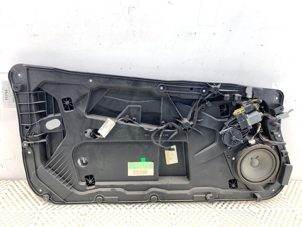[STARK-821763] Elevalunas delantero izquierdo Ford Fiesta VI Van 2008-2022
