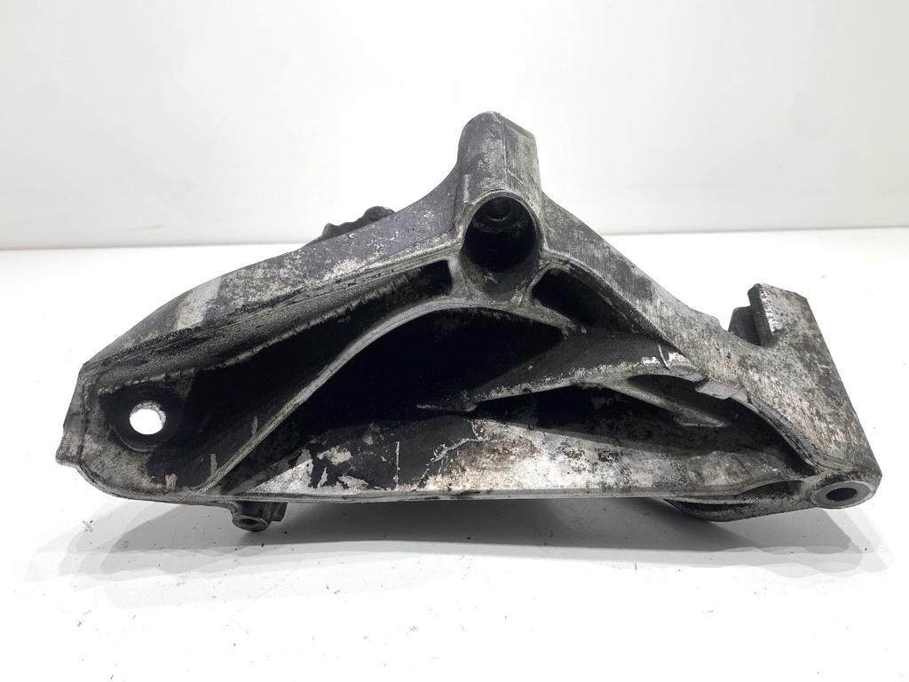 [STARK-822724] Soporte de motor VW Touareg (7LA, 7L6, 7L7) 2.5 R5 TDI 128 kW 2003-2010