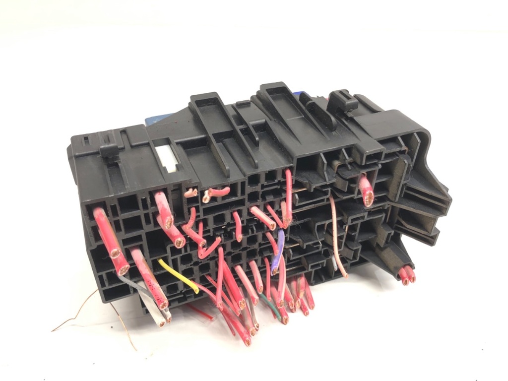 [STARK-823270] Caja de fusibles Renault Megane III Grandtour (KZ0/1) 2008-2022