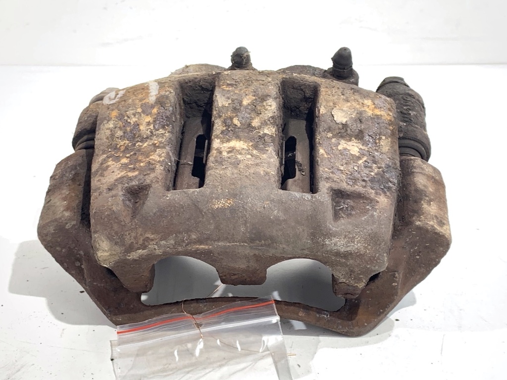 [STARK-823348] Pinza de freno delantera izquierda Renault Master II 2.8 dTI 84 kW
