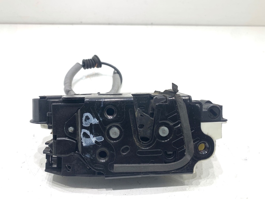 [STARK-827211] Cerradura de puerta delantera derecha VW Tiguan (5N_) 2007-2018