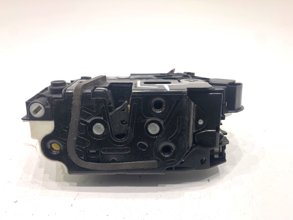 [STARK-827210] Cierre de puerta trasera izquierda VW Tiguan (5N_) 2007-2018