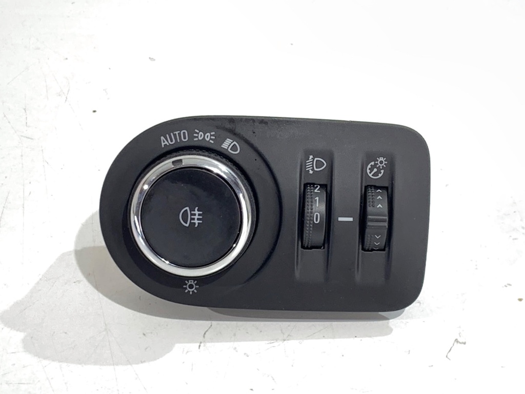 [STARK-829159] Interruptor de luces OPEL CORSA F 2019-2022
