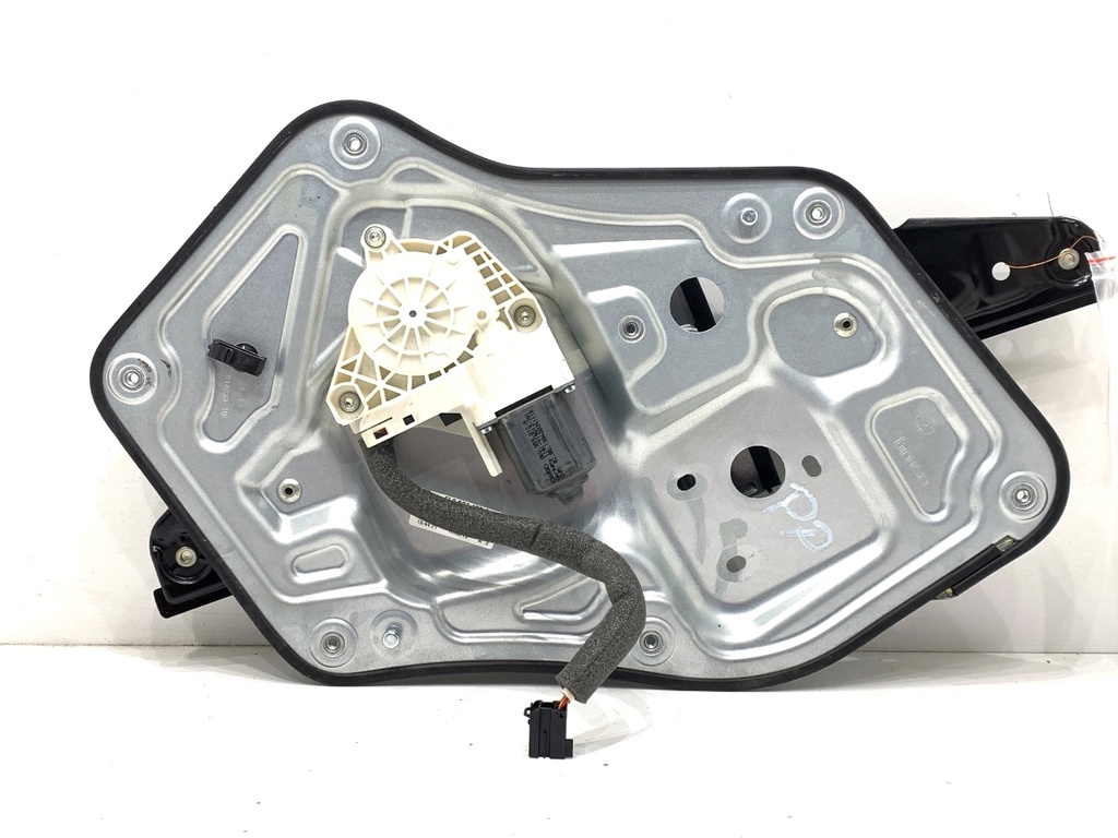 [STARK-831127] Elevador de ventanilla delantero derecho SKODA YETI (5L) 1.4 TSI 90 kW 2010-2015