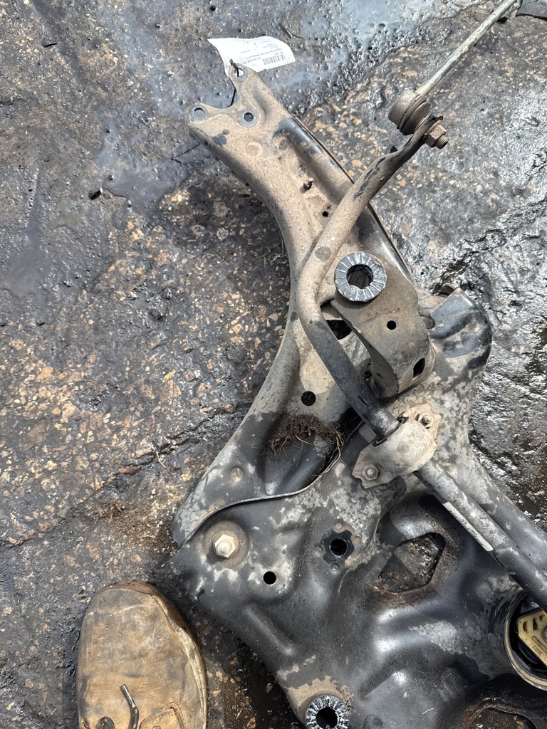 [EPE-102956] Brazo oscilante inferior delantero izquierdo VW Golf VIII 1.5 TSI