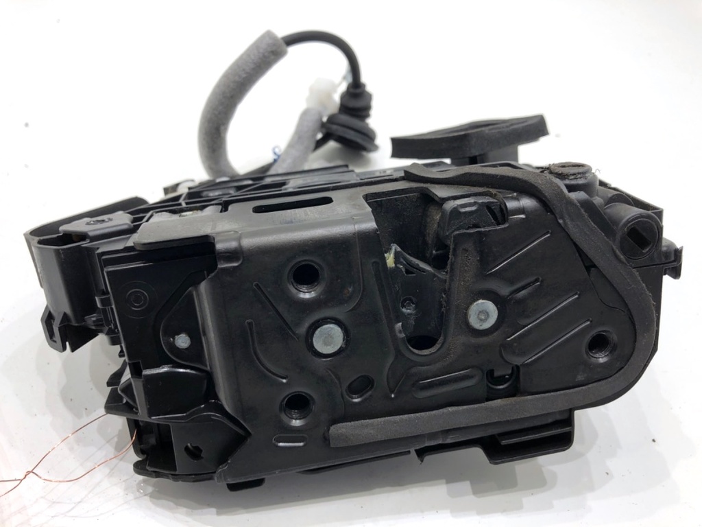 [STARK-837187] Cerradura de puerta trasera derecha SKODA FABIA III (NJ3) 2014-2022 5TA839016E