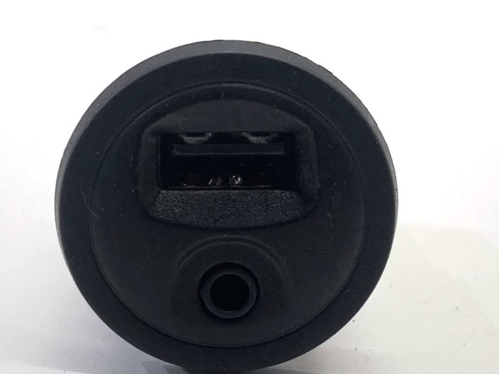 [STARK-837600] Puerto USB PEUGEOT 2008 I (CU_) 1.2 THP 110 / PureTech 110 81 kW [110 KM] gasolina 2015-2022