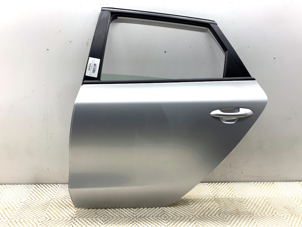[STARK-867815] Puerta trasera izquierda KIA CEE'D Sportswagon (JD) 2012-2018