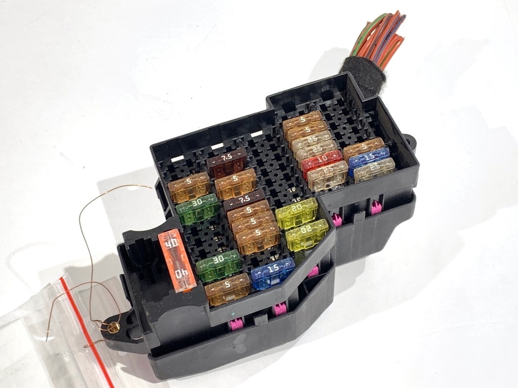 [STARK-840452] Caja de fusibles Porsche Panamera (970) 2009-2017