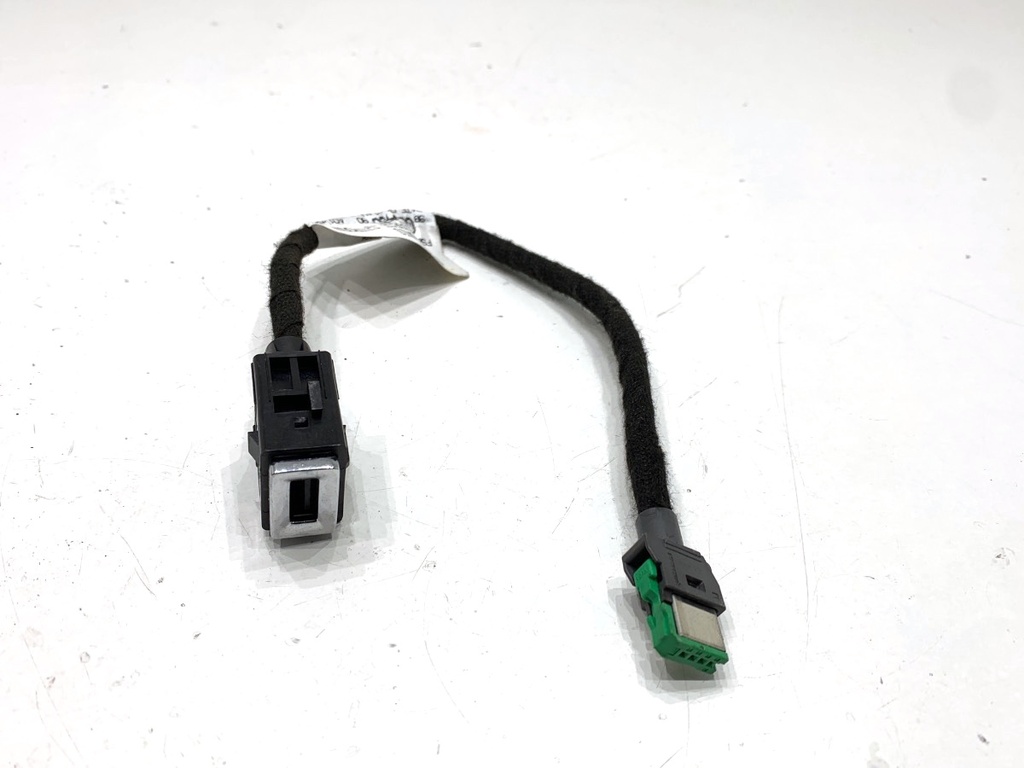 [STARK-844080] Puerto USB PEUGEOT 308 SW II (LC_, LJ_, LR_, LX_, L4_) 2014-2021