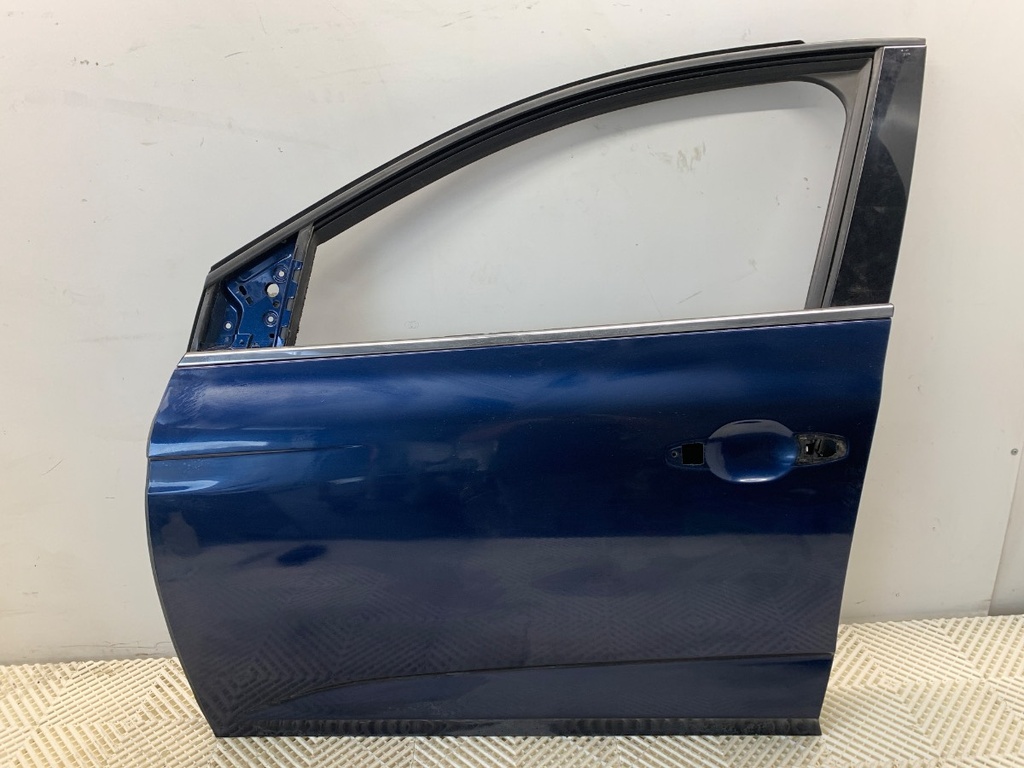 [STARK-886927] Puerta delantera izquierda Renault Megane IV liftback (B9A/M/N_) 2015-2022
