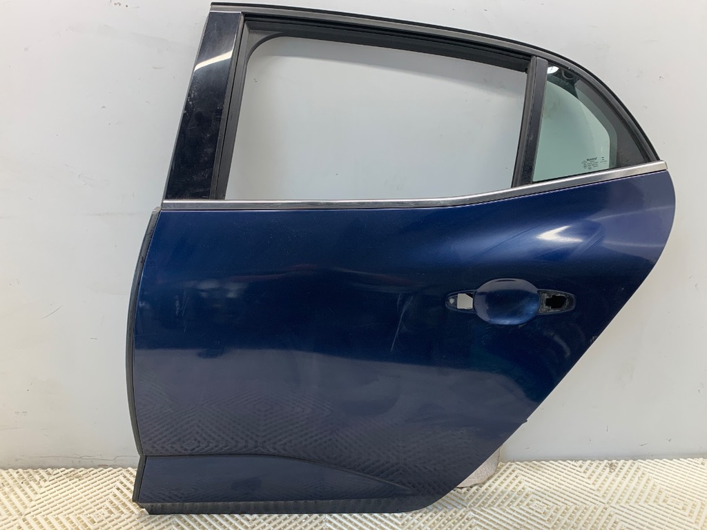 [STARK-886956] Puerta trasera izquierda Renault Megane IV liftback (B9A/M/N_) 2015-2022
