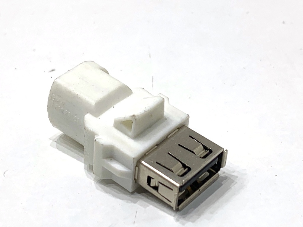 [STARK-849244] Puerto USB BMW Serie 5 Touring (G31) 2017-2022