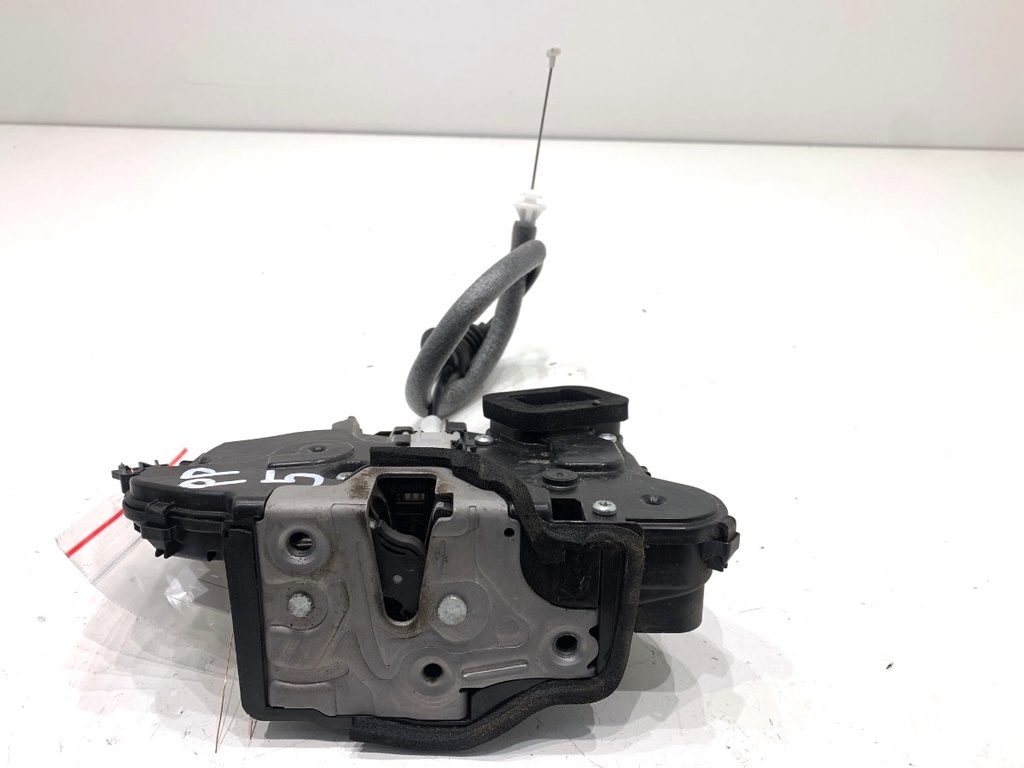 [STARK-851157] Cerradura de puerta delantera derecha SKODA SCALA (NW1) 1.5 TSI 110 kW 2019-2022