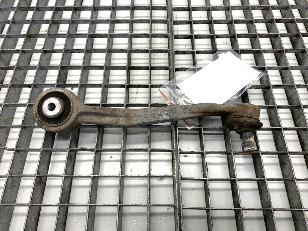 [STARK-852682] Paso de rueda delantero izquierdo AUDI A6 C7 Avant (4G5, 4GD) 2011-2018