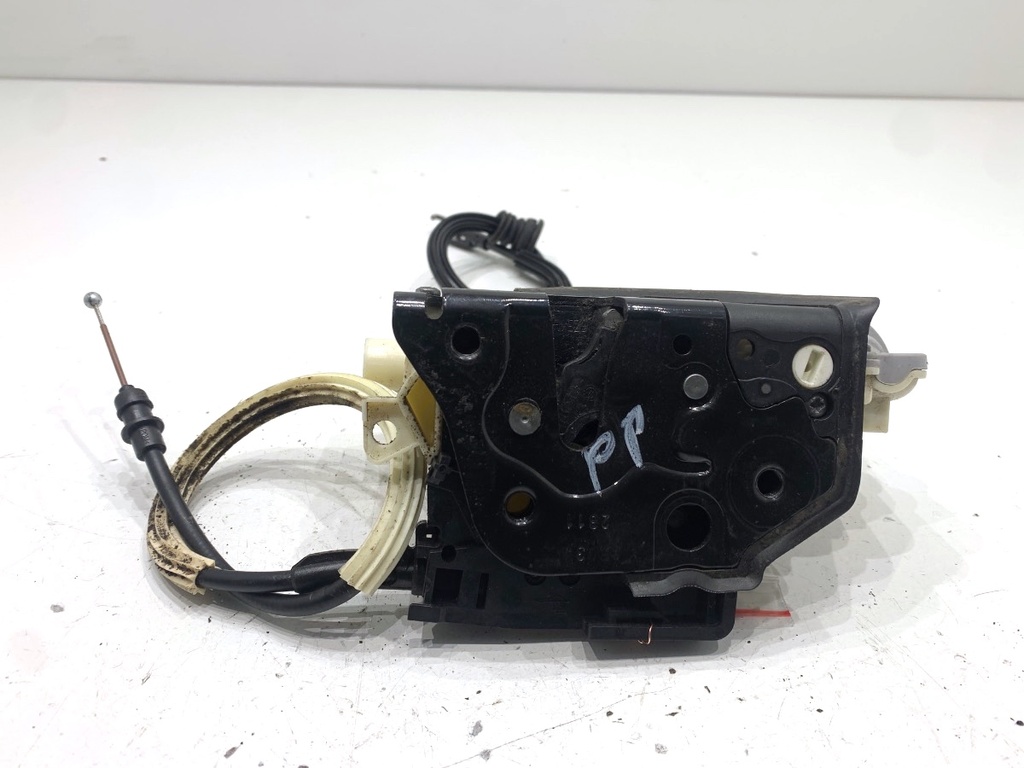 [STARK-855698] Cerradura de puerta delantera derecha VW Passat B7 Variant (365) 2.0 TDI 103 kW 2010-2014