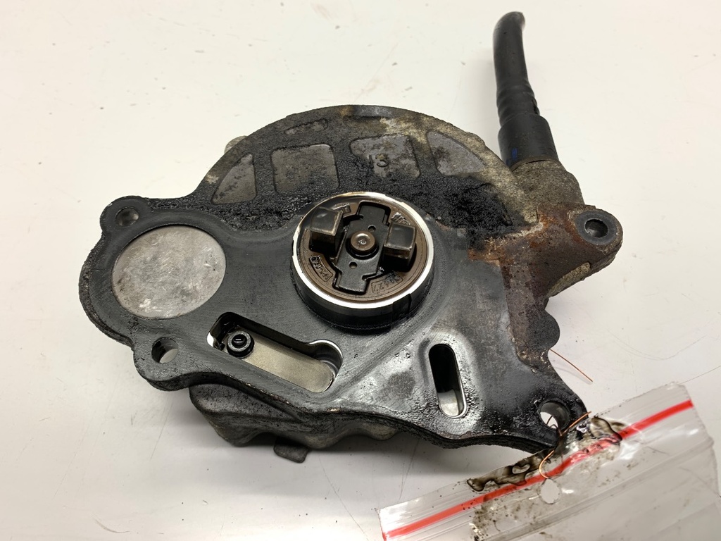 [STARK-865834] Bomba de vacío VW Transporter V Autobus (7HB, 7HJ, 7EB, 7EJ) 2003-2015 2.0 TDI