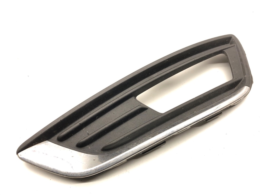 [STARK-866718] Rejilla de parachoques delantera izquierda Ford Focus III Turnier 2010-2022